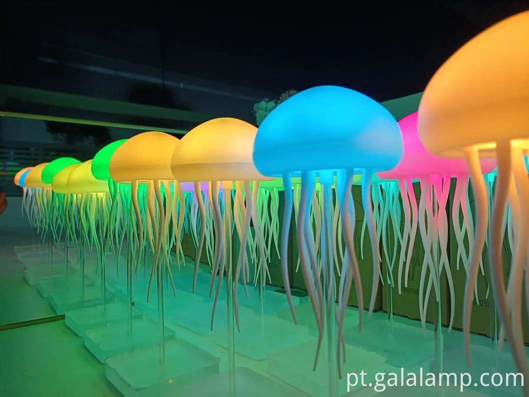 Lâmpada de mesa de água-viva moderna com luz noturna de mudança de cor ajustável